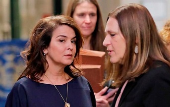 Narra Sciorra agresión de Weinstein