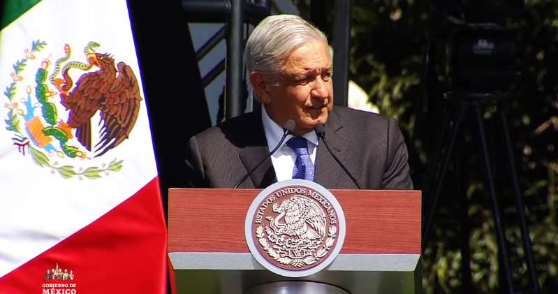 AMLO agradece al Ejército “no escuchar el canto de las sirenas y dar la espalda la traición y el golpismo”