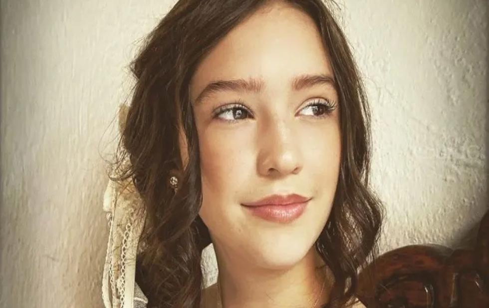 Hija de Érik Rubín sorprende cantando tema de Demi Lovato