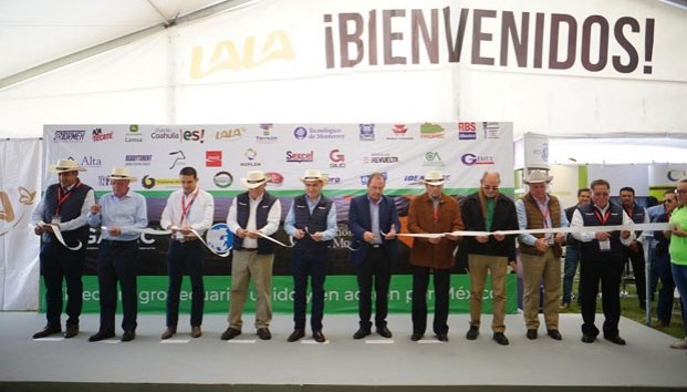 Riquelme ratifica su compromiso con el campo y productores