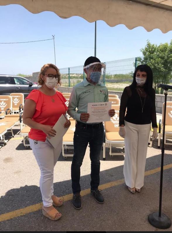 Entregan material médico para hospitales de Coahuila