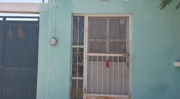 Colocó un moño rojo