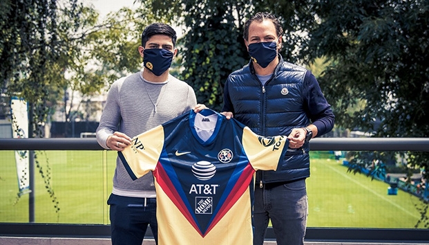 Sergio Díaz ya firmó su contrato y luce su nuevo dorsal con América