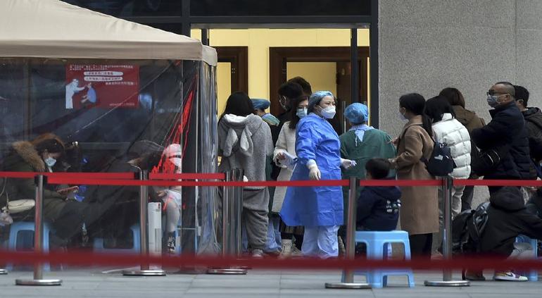 Por brote COVID de 7… China vacunará de emergencia ¡a 2 millones!