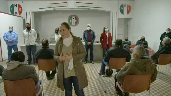 Se reúne Adriana Fuentes con el sector popular del PRI