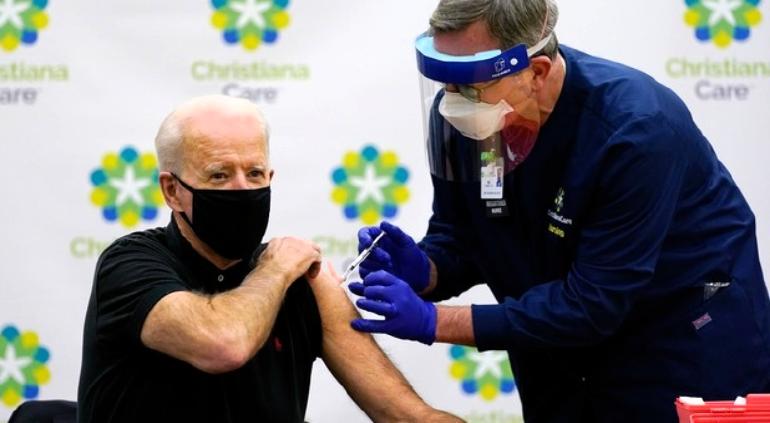Recibe Biden segunda dosis de vacuna COVID para completar inmunidad