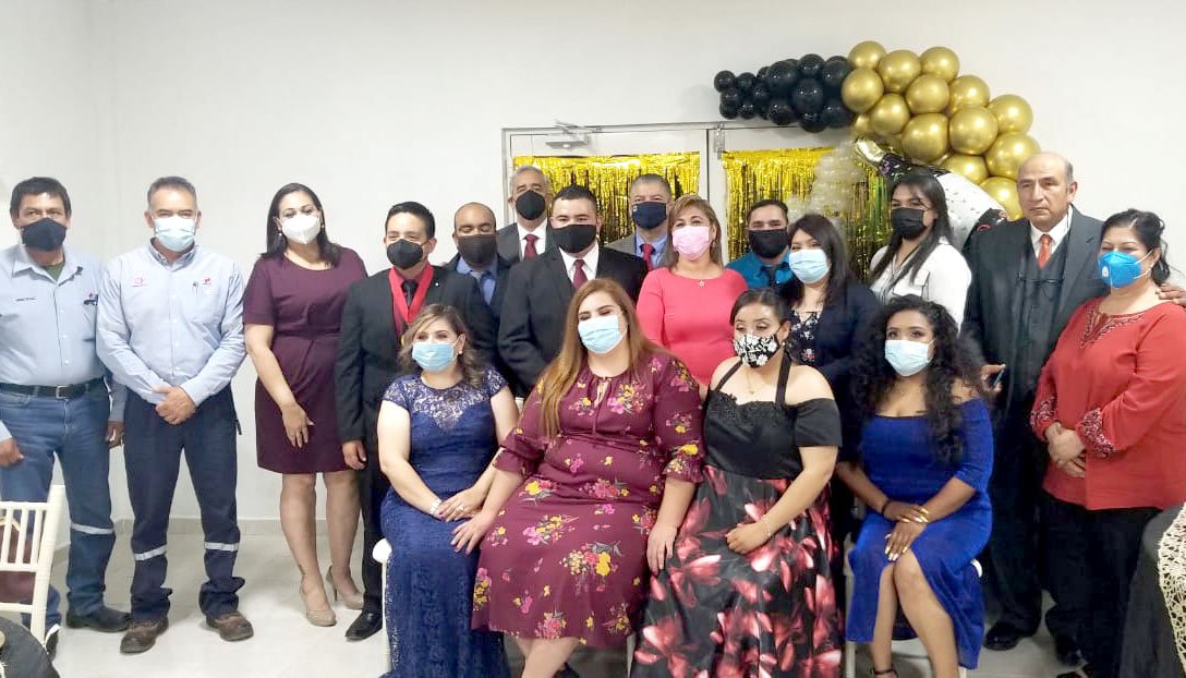 Gradúan ‘Ingenieros del Desierto’