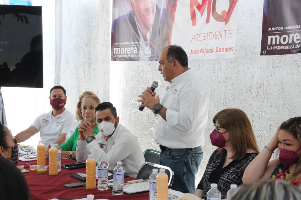 Esposas de policías municipales y mujeres profesionistas, se suman al proyecto de  Marco Quezada.
