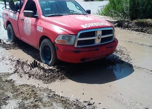 Grupos de rescate y Protección Civil estuvieron presentes en la intensa lluvia del domingo