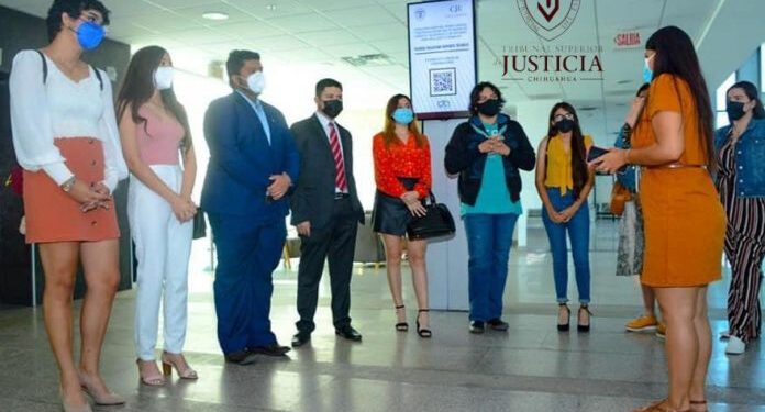 Recorren estudiantes de la UACh instalaciones del Poder Judicial