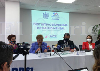 Entregan a Cobach 8 distintivo de salud mental