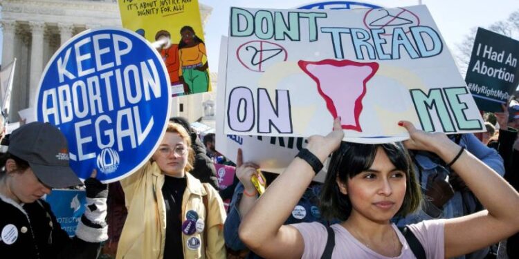 Texas impone ley de aborto que ofrece recompensa por denunciar casos