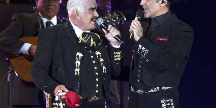 Vicente Fernández pide que lo despidan con esta canción