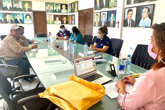 Lic. Laura Mara Silva Fernández; Presidenta Municipal de Ocampo en reunión con personal de la Jurisdicción 05 de Cuatrociénegas