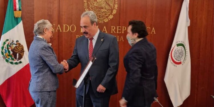 Rinde protesta como senador por Chihuahua, Rafael Espino de la Peña