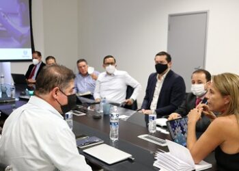 Se reúne titular de SIDE con representantes de iniciativa Chihuahua Global