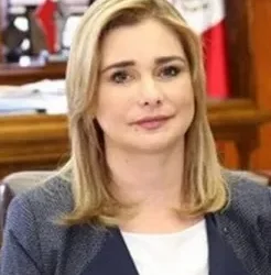 Columna calibre político de Código 13 de Parral