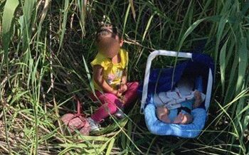 Abandonan a niña de 2 años y bebé de 3 meses a orillas del río Bravo