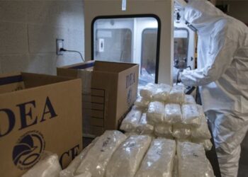 La DEA lanza alerta por circulación de medicinas falsas con fentanilo producidas en México