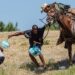 EU deja de usar caballos para patrullar cruce de haitianos en Texas tras abusos