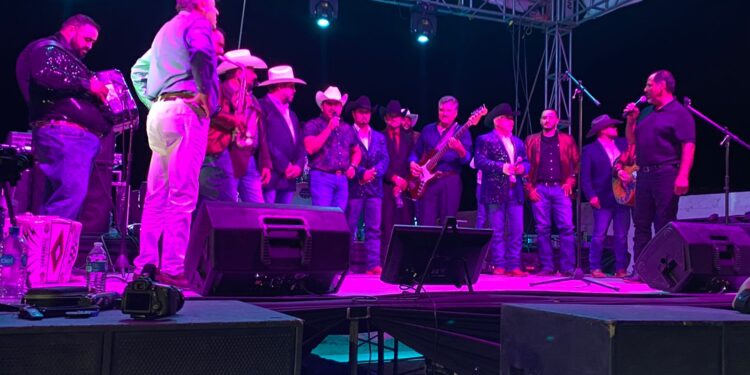 Histórico y profético el evento ayer del 25 Aniversario del Grupo Revelación Norteña