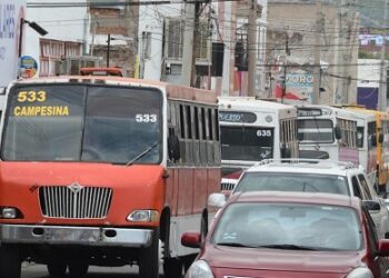 Analizan gobierno y concesionarios nueva tarifa de transporte público
