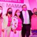 Participa Alcalde en encendido rosa de Palacio de Gobierno