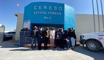 Lleva apoyos Rubí Enríquez, presidenta del DIF Municipal a internas del Cereso femenil