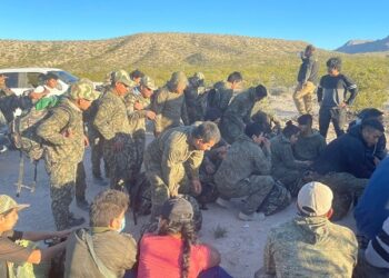 Localiza FGE grupo de migrantes en zona de desaparecidos de Coyame del Sotol