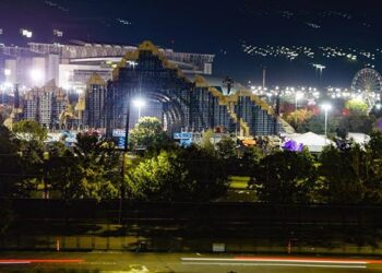 Demandan a Travis Scott y a organizadores de Astroworld tras estampida que mató a 8 personas