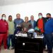 Entrega presidente municipal, equipo deportivo al comité de padres de familia de la escuelita de béisbol Jumanos