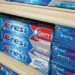 Pasta dental y rastrillos podrían aumentar pronto de precio