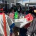 Presidenta de DIF Municipal entrega frazadas en posada de los pueblos originarios