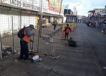 Trabajan tres turnos para mantener limpio el Centro Histórico