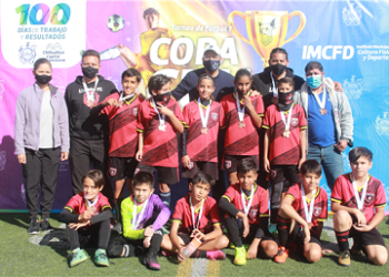 Premia Alcalde a campeones de fútbol en primera edición de «Copa CUU»