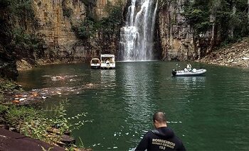 Suman ocho muertos y 3 desaparecidos al caerse una enorme pared rocosa en Brasil