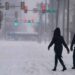 Una inusual tormenta de heladas y nieve arrasa las Carolinas y Virginia.