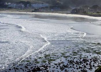 EU levanta alerta de tsunami, sin registrar daños graves
