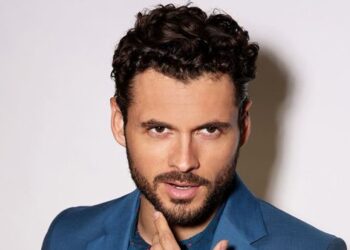 Dividen dos culturas al coahuilense Adán Canto; participa en serie de Fox