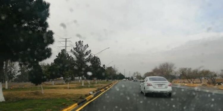 Cae aguanieve en sectores de la ciudad