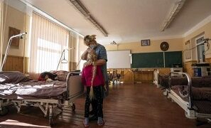 Desplaza guerra a más de la mitad de menores en Ucrania
