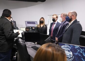 Conocen funcionarios de EU y Canadá tecnología de vanguardia de la Policía Municipal