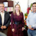 Visita el alcalde de Ojinaga Andrés Ramos a Adriana Fuentes Téllez, coordinadora de proyectos especiales