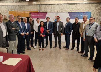 Presenta alcalde a empresarios industriales programa Adopta un Parque
