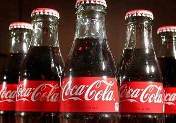 Coca-Cola recurre a las botellas de vidrio rellenables para luchar contra la inflación