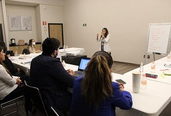 Capacitan a empleados municipales en atención de primer contacto a mujeres víctimas de violencia de género