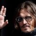 Sube Depp al estrado y afirma nunca haberle pegado a una mujer