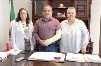 El Presidente Municipal Andrés Ramos realiza donación de material de curación al Hospital Comunitario
