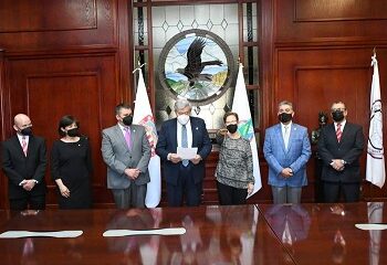 Asume Myrna Isela García Dirección de Investigación y Posgrado en la UACH