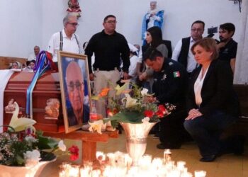 Por piernas salió Maru de Cerocahui; no esperó a que sepultaran a sacerdotes